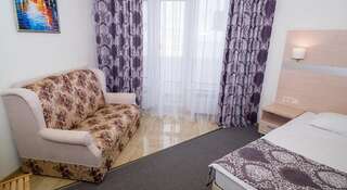 Гостиница КафаЛюкс Феодосия Двухместный номер Делюкс с 1 кроватью или 2 отдельными кроватями-13