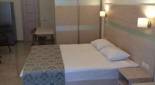 Гостиница КафаЛюкс Феодосия Номер-студио с кроватью размера "king-size" и диван-кроватью-9